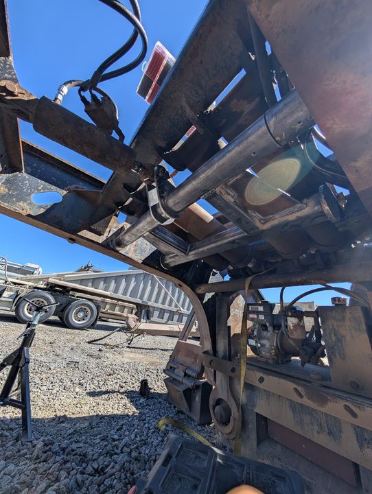 Lowboy frame jack rebuild, photo 14 of 15